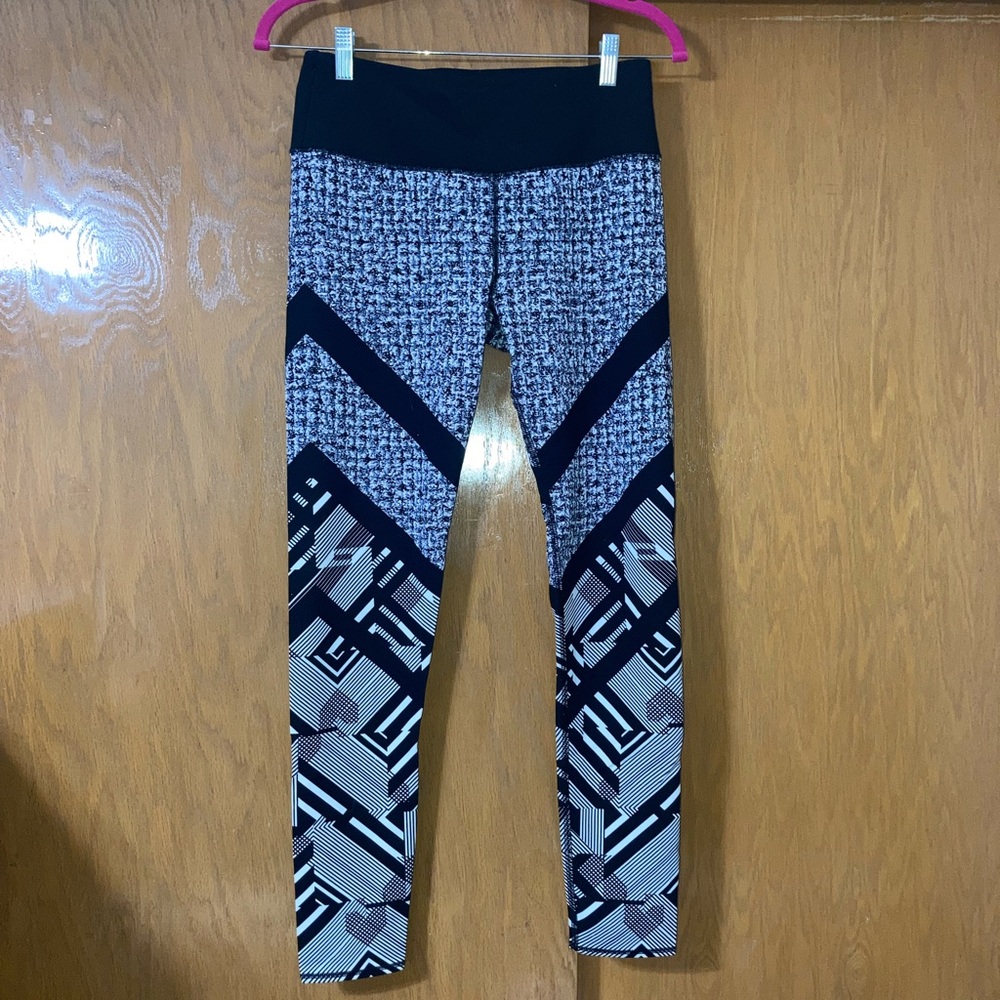 Victorias Secret Sport VSX Geometric Black and White Workout Leggings M